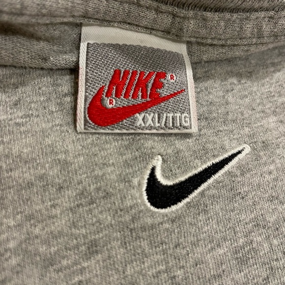 Vintage Early 90s Grey Tag Embroidered Nike Middle Swoosh T-Shirt - Picture 3 of 3